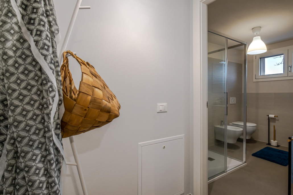 014-Home staging-vendita-vendere casa a Soiano del Garda-Gallery-DISIMPEGNO BAGNO